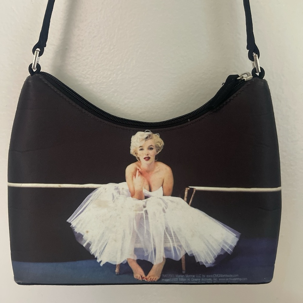 Cute small Marilyn Monroe purse.